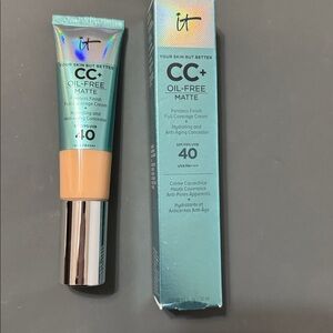 IT Cosmetics CC+ Oil-Free Matte Cream in Shade Medium, New in Box